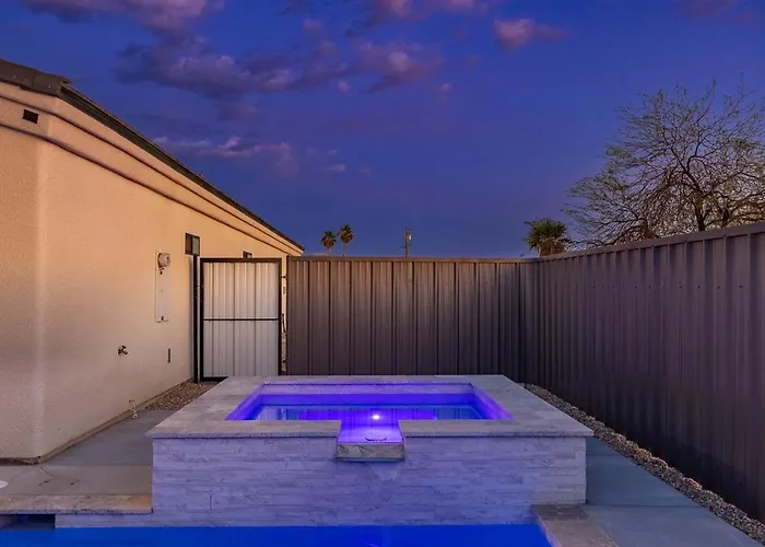 Breakwater Life Pool Fire Pit *