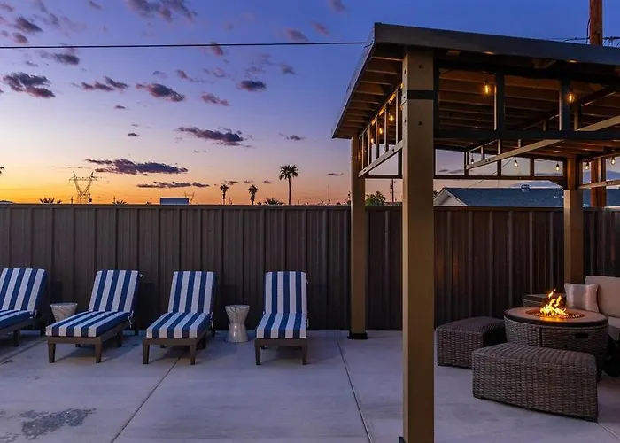 Breakwater Life Pool Fire Pit * Lake Havasu City