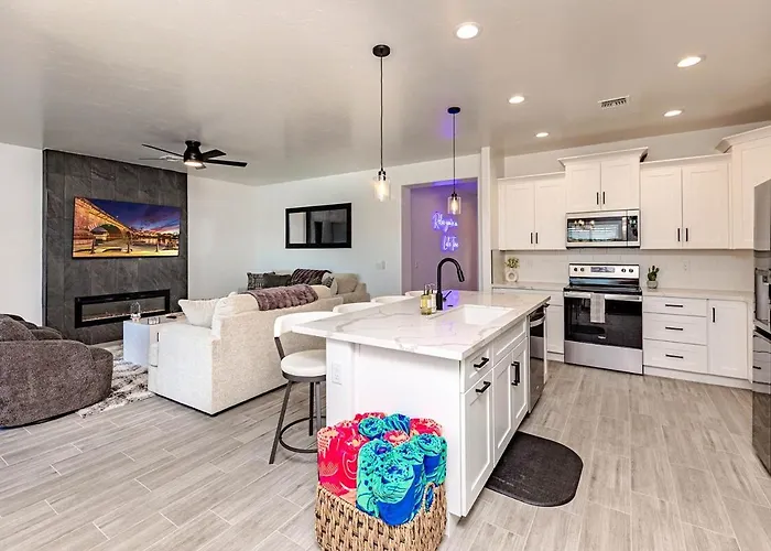 Breakwater Life Pool Fire Pit * Lake Havasu City